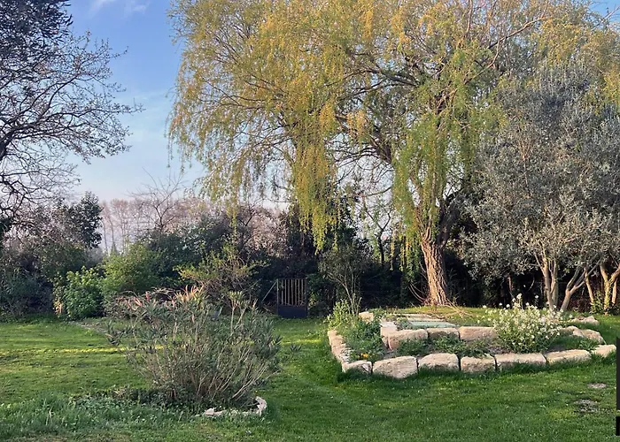 Mas De La Maleroubine Nyaraló Nîmes